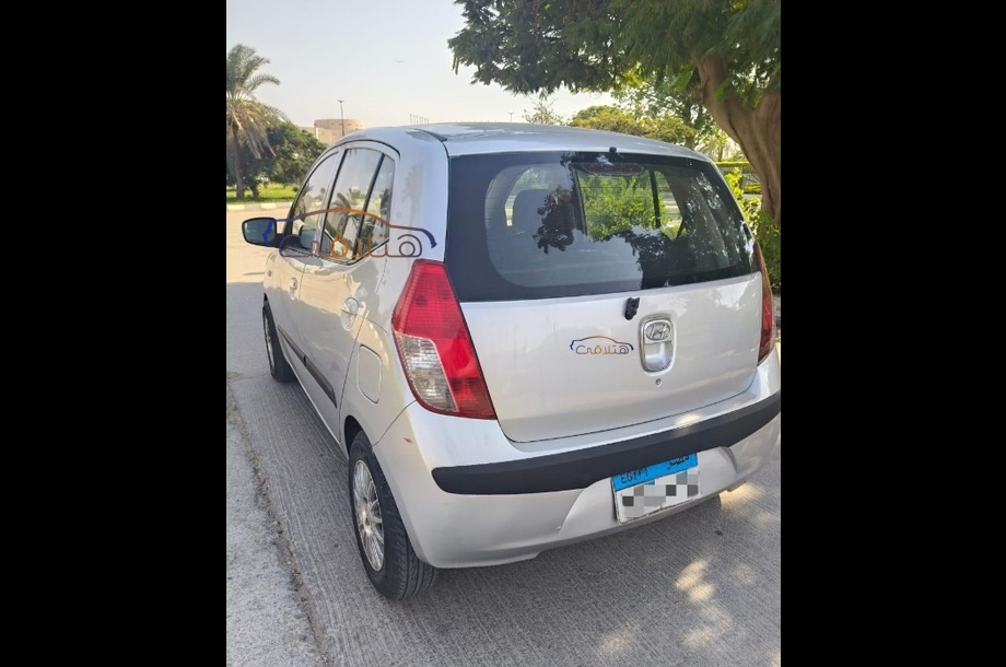 I10 Hyundai فضي