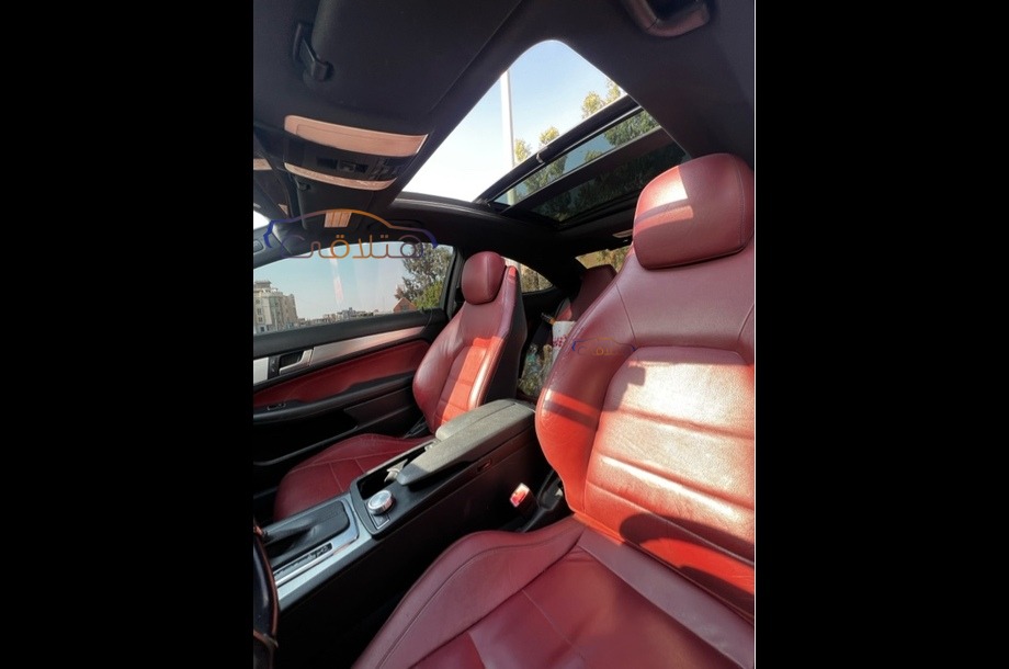 C 180 Mercedes أسود