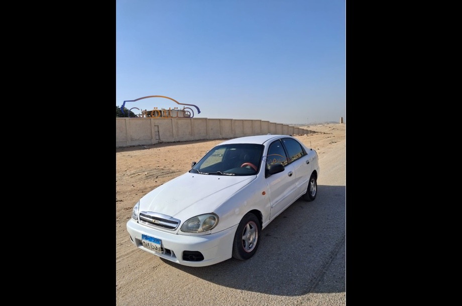 Lanos Chevrolet أبيض