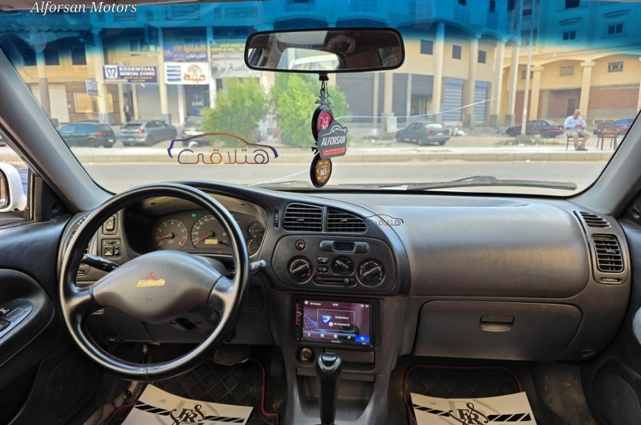 Lancer Crystala Mitsubishi White