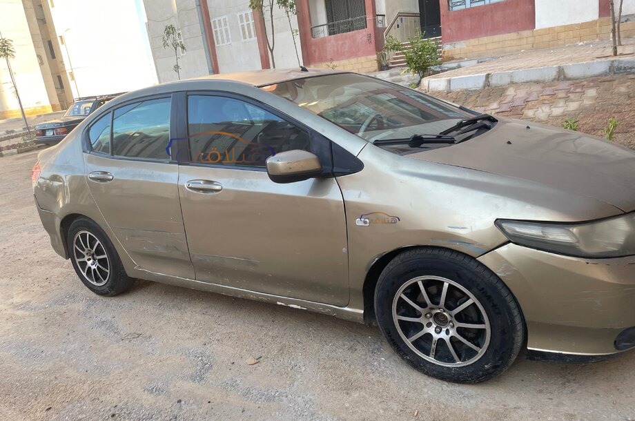 City Honda برونزي