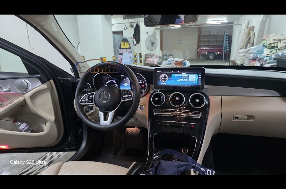 C 180 Mercedes احمر