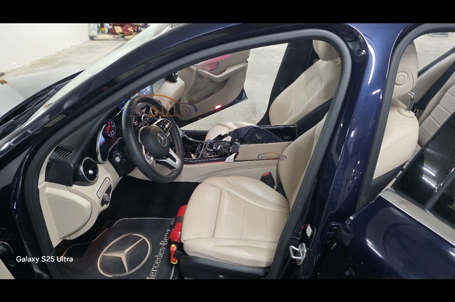 C 180 Mercedes احمر