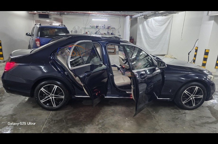 C 180 Mercedes احمر