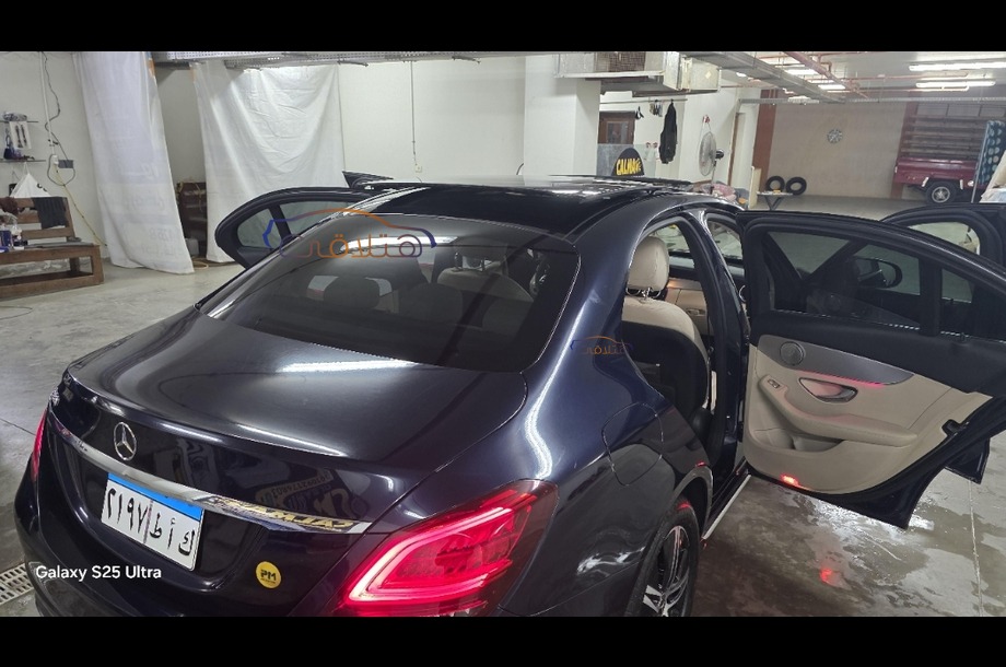 C 180 Mercedes احمر