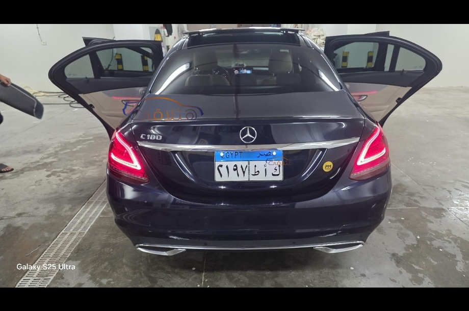 C 180 Mercedes احمر