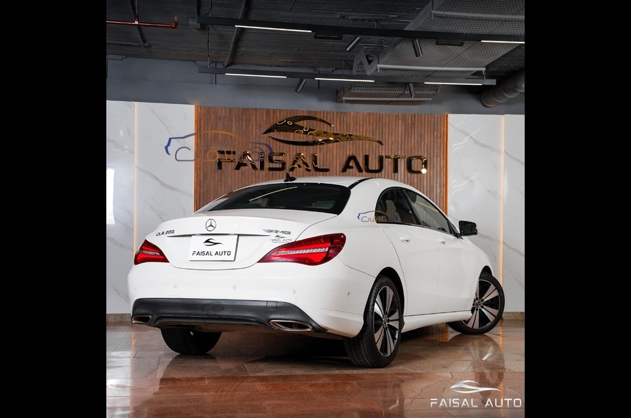 CLA 200 Mercedes White