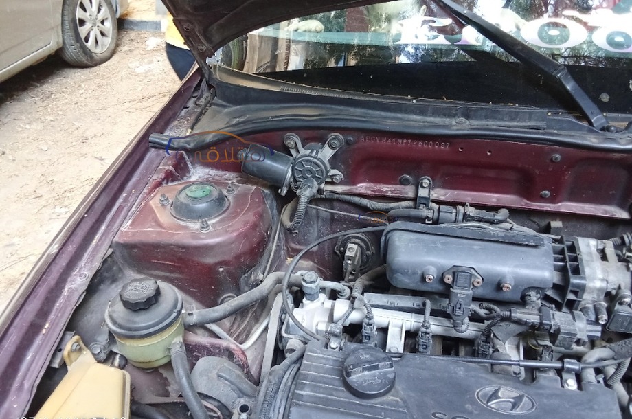 Verna Hyundai احمر