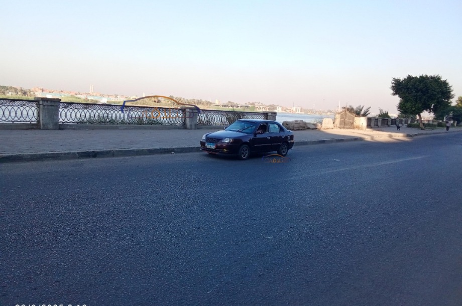 Verna Hyundai احمر