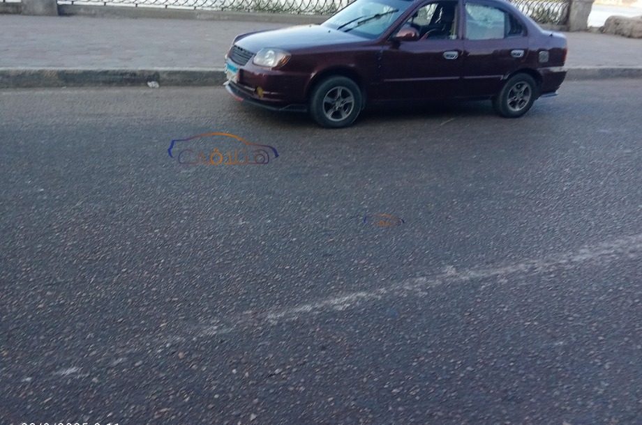 Verna Hyundai احمر
