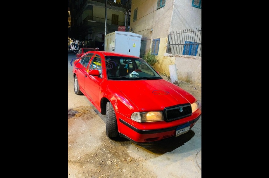 Octavia A4 Skoda احمر