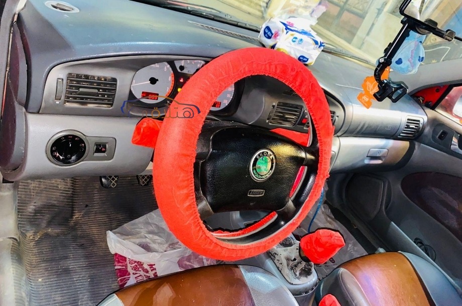 Octavia A4 Skoda احمر