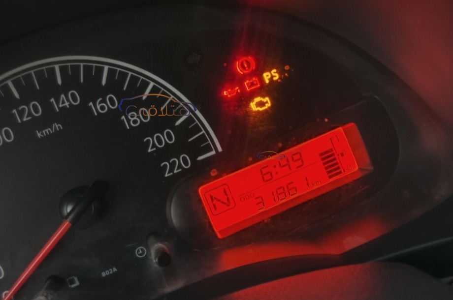 Sunny Nissan أسود