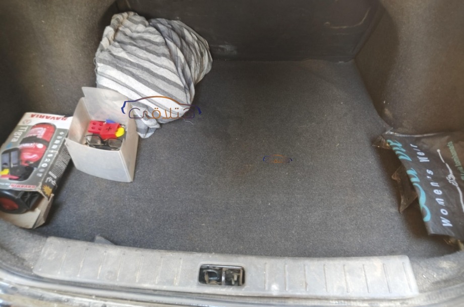 Sunny Nissan أسود