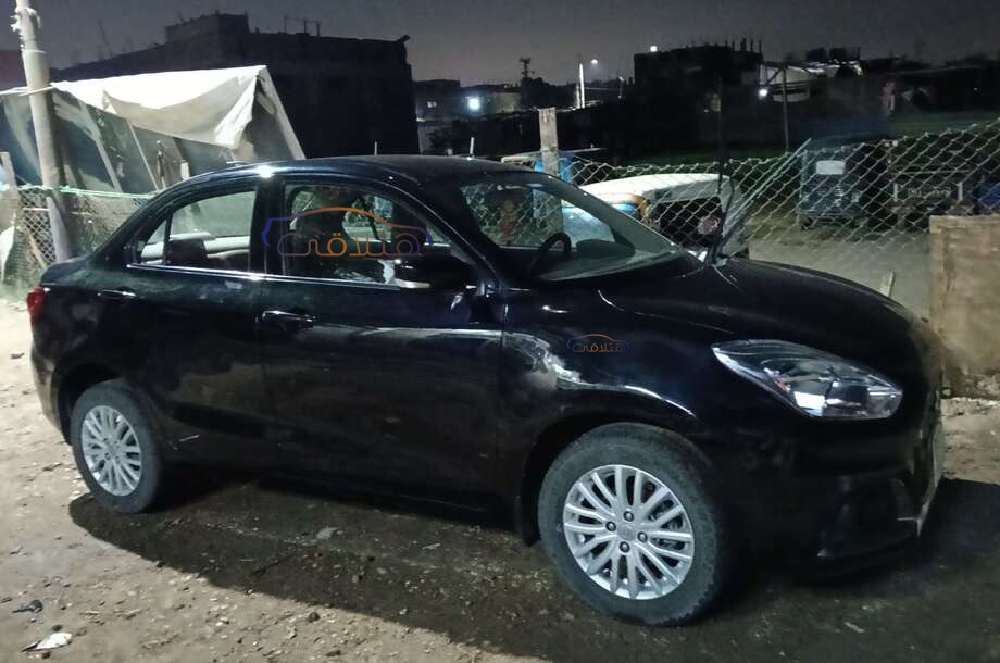 Dzire Suzuki أسود