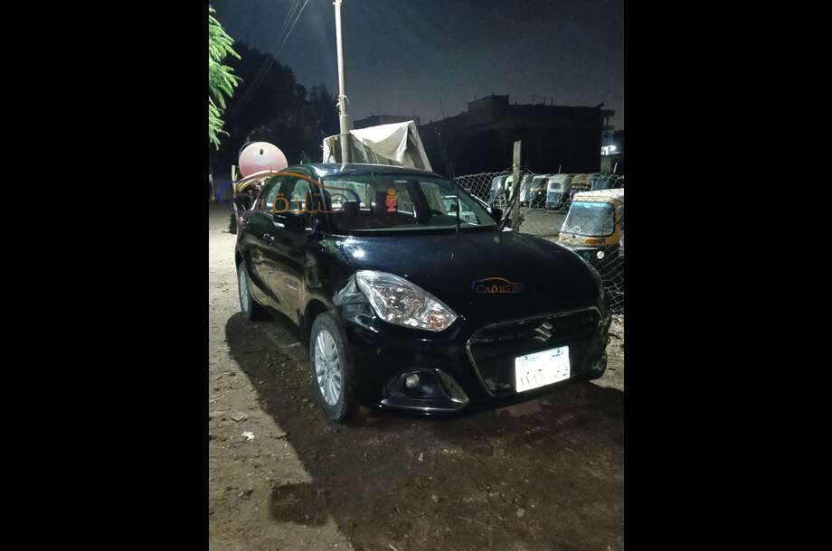 Dzire Suzuki أسود