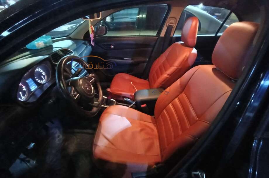 Dzire Suzuki أسود