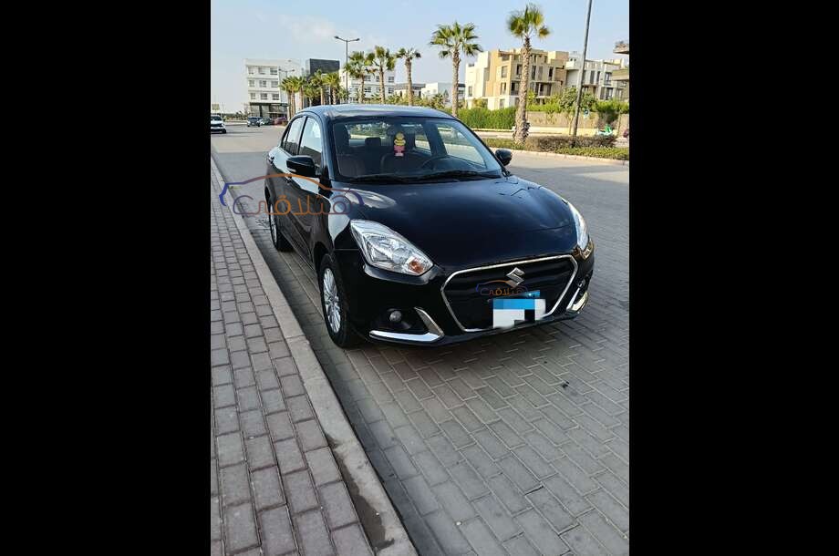Dzire Suzuki أسود