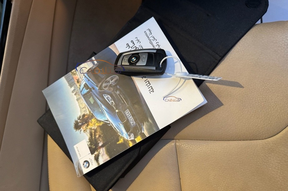 318 BMW الأزرق الداكن