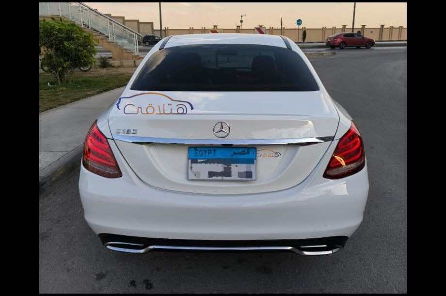 C 180 Mercedes أبيض