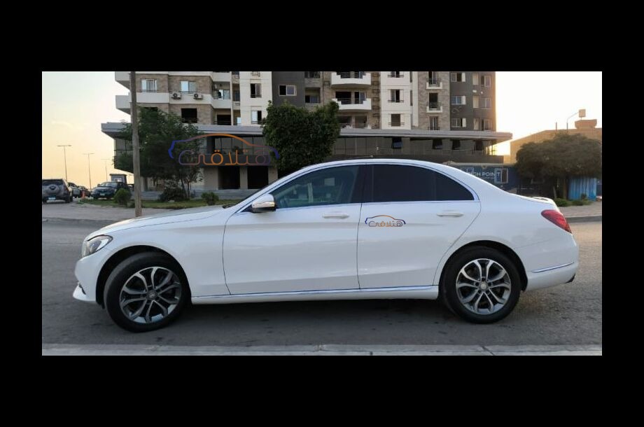 C 180 Mercedes أبيض