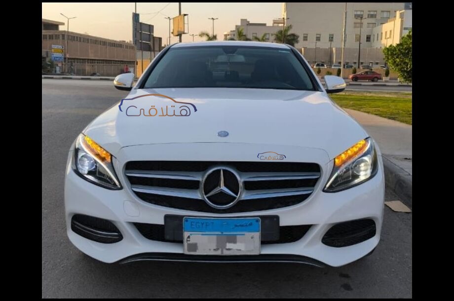 C 180 Mercedes أبيض