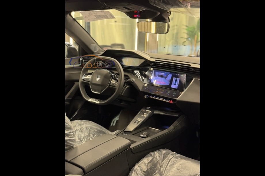 408 Peugeot احمر غامق