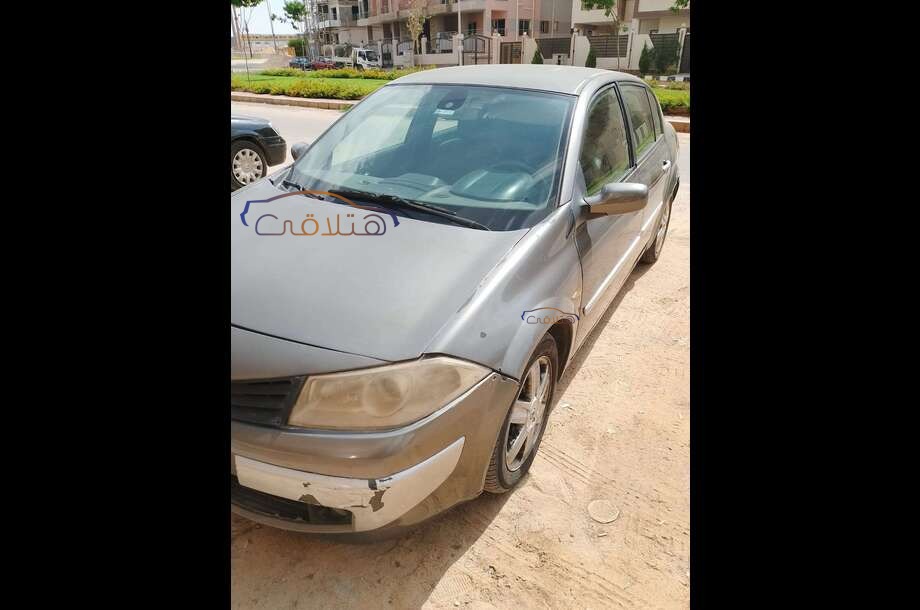 Megane Renault فضي