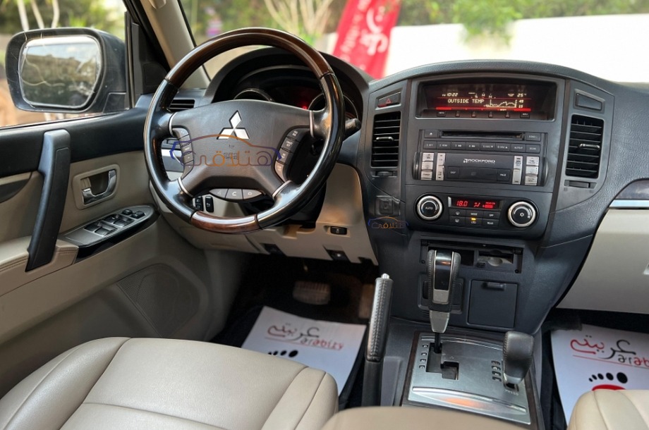Pajero Mitsubishi Black