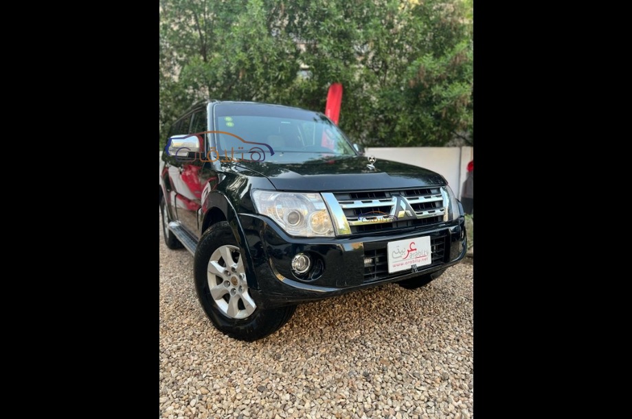 Pajero Mitsubishi Black