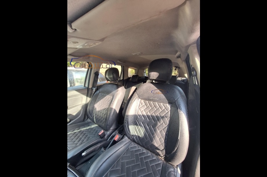 Duster Renault White