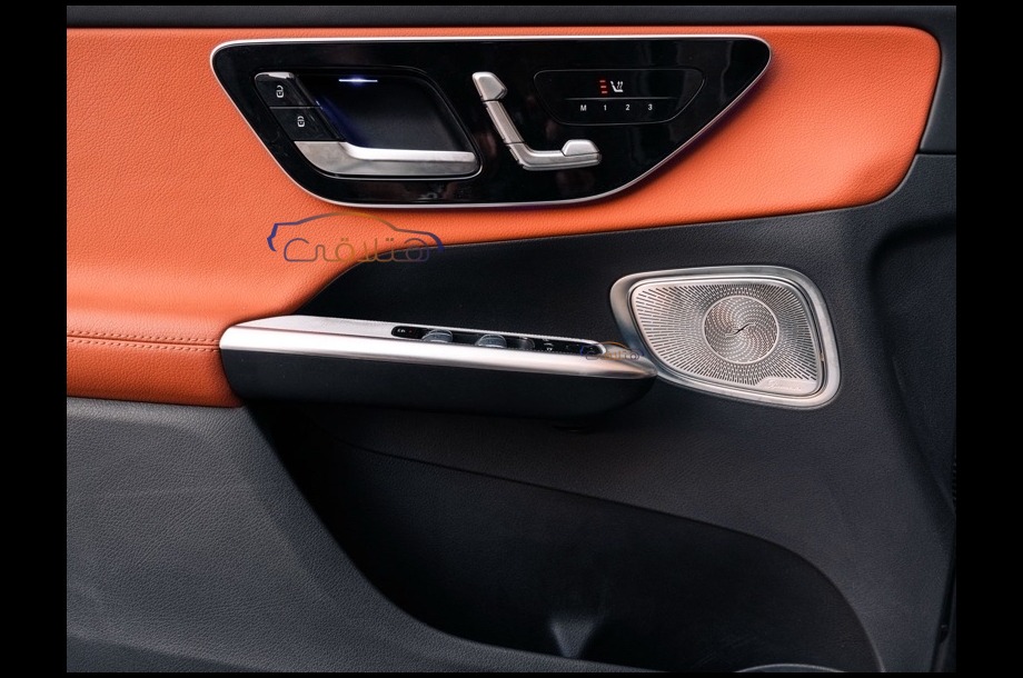 GLC 300 Mercedes ذهبي