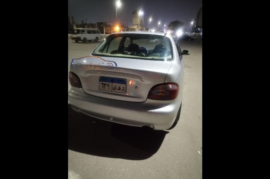 Accent Hyundai فضي