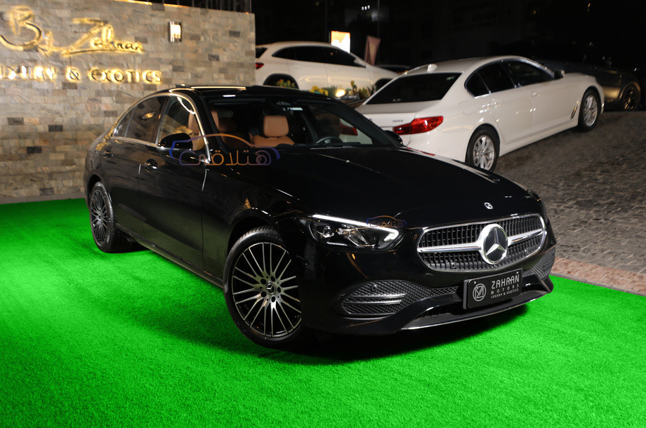 C 180 Mercedes أسود