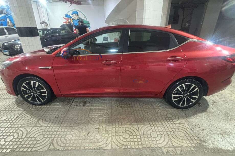 J7 Jac Red