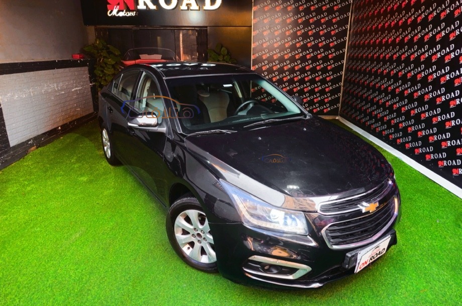 Cruze Chevrolet أسود