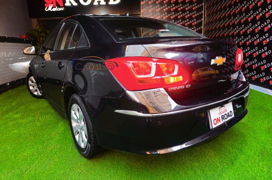 Cruze Chevrolet أسود
