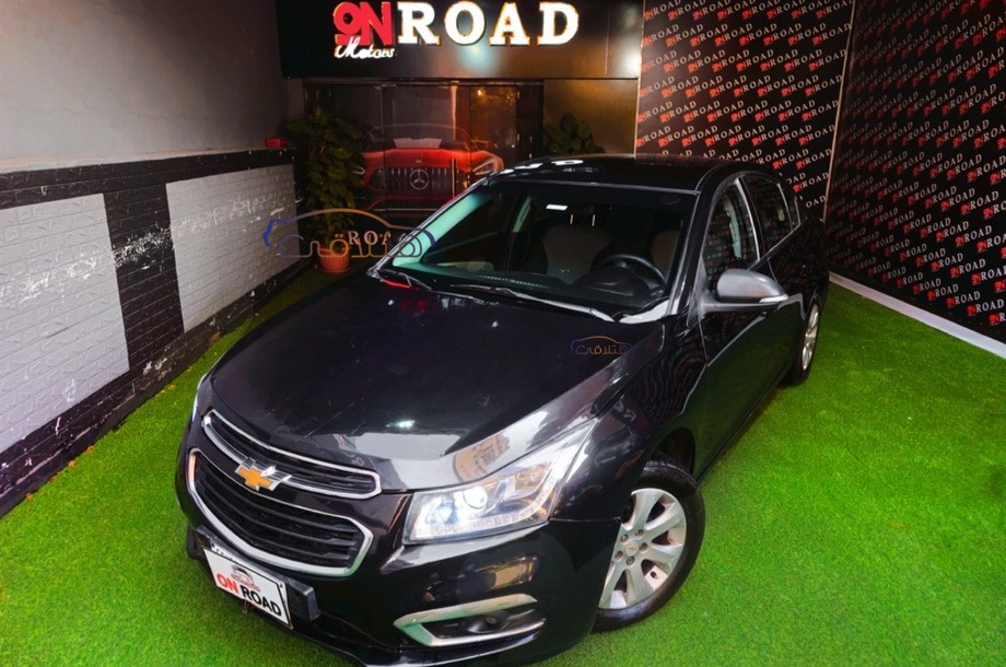 Cruze Chevrolet أسود