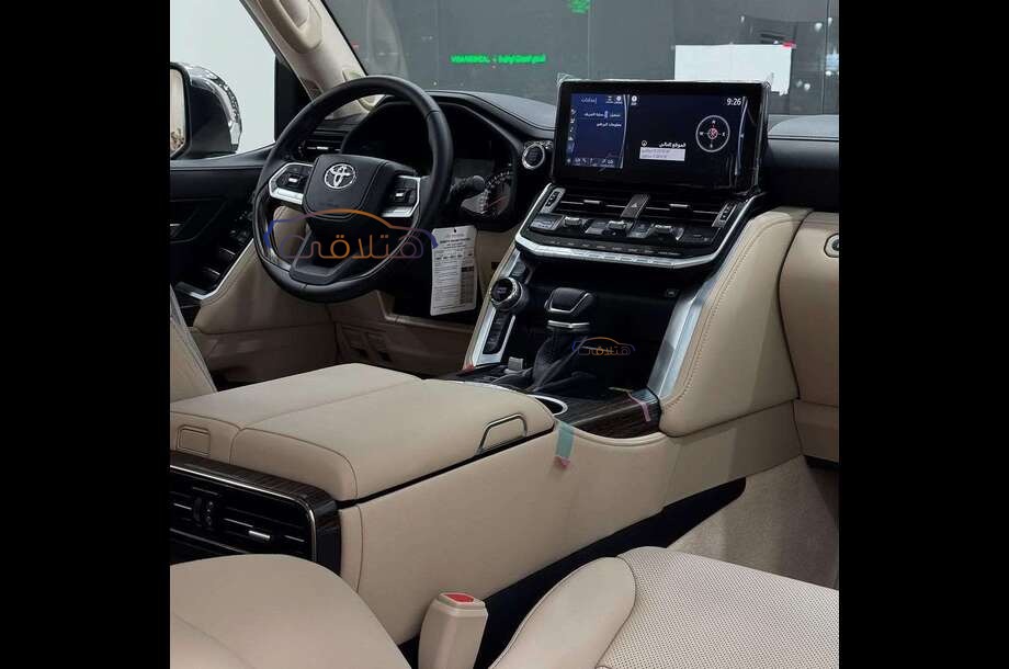 Land Cruiser Toyota White