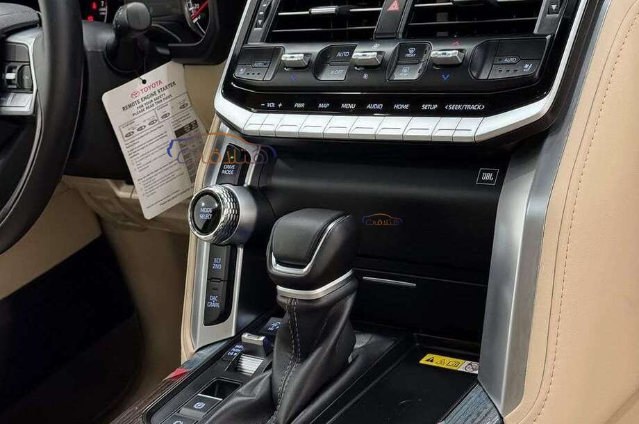 Land Cruiser Toyota White