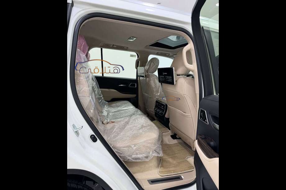 Land Cruiser Toyota White