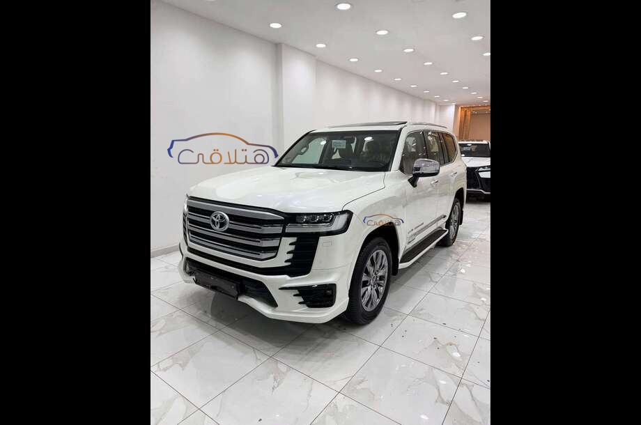 Land Cruiser Toyota White