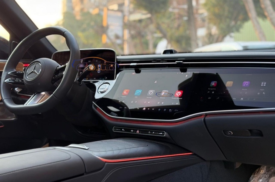 E 200 AMG Mercedes الأزرق الداكن