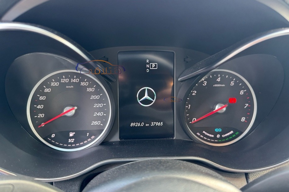 C 200 Mercedes احمر