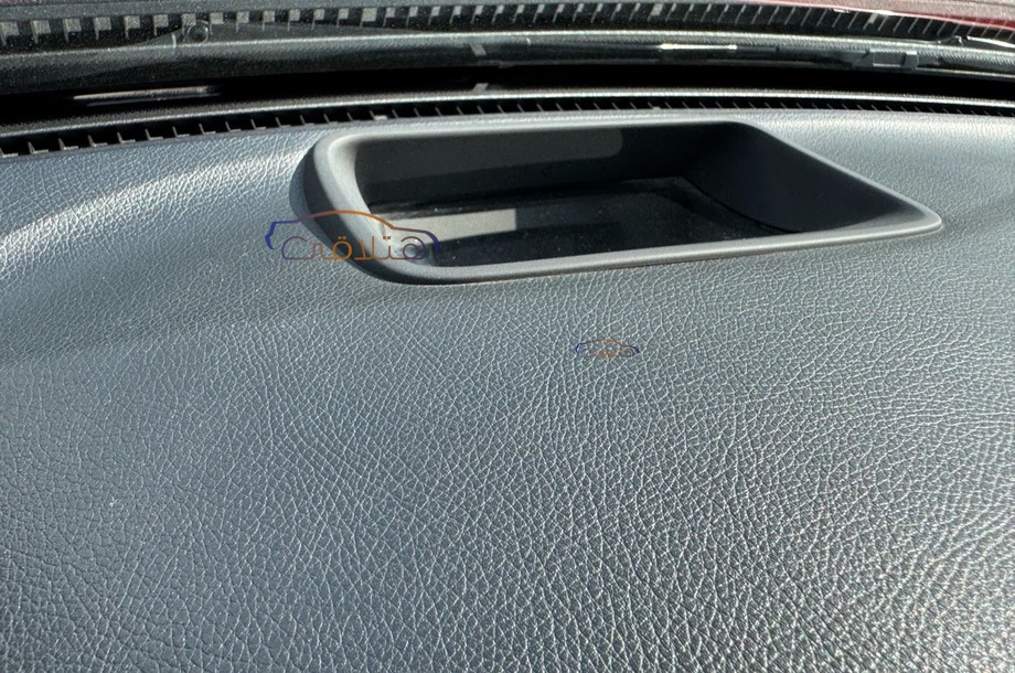 C 200 Mercedes احمر