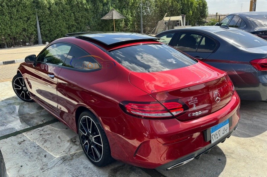 C 200 Mercedes احمر