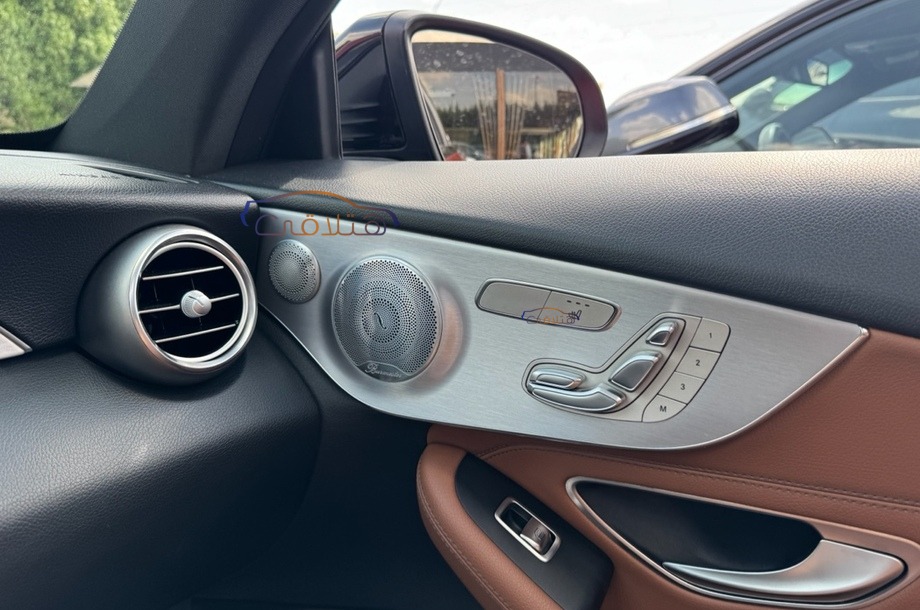 C 200 Mercedes احمر