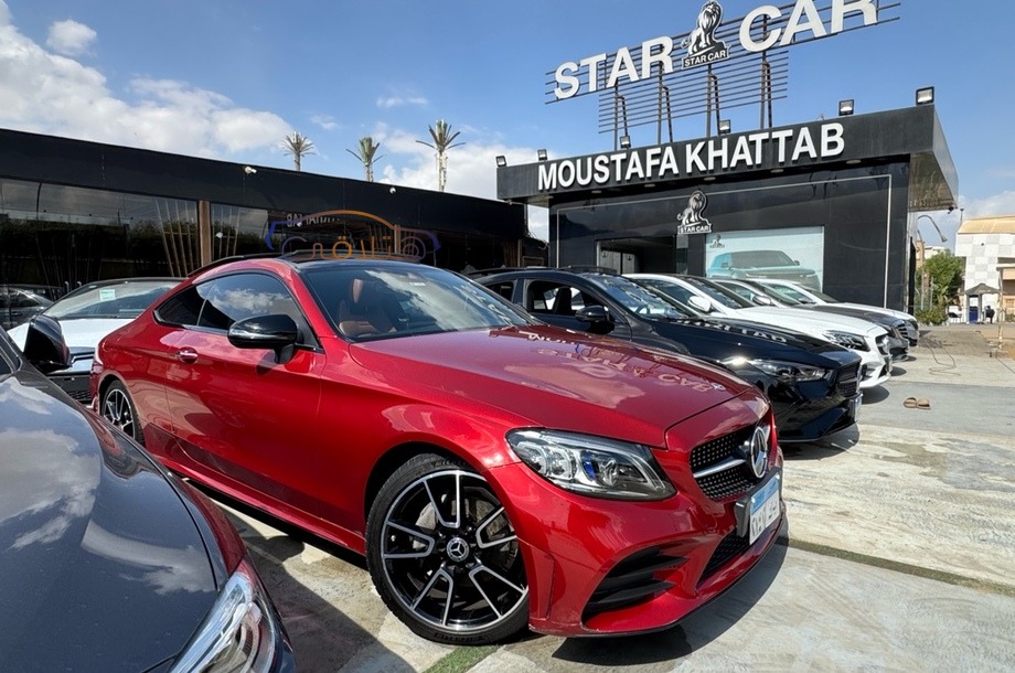 C 200 Mercedes احمر