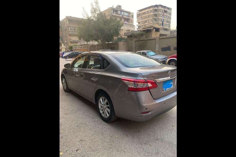 Sentra Nissan Dark grey