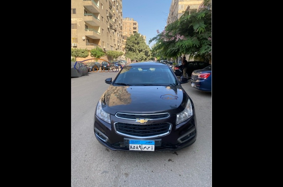 Cruze Chevrolet بني